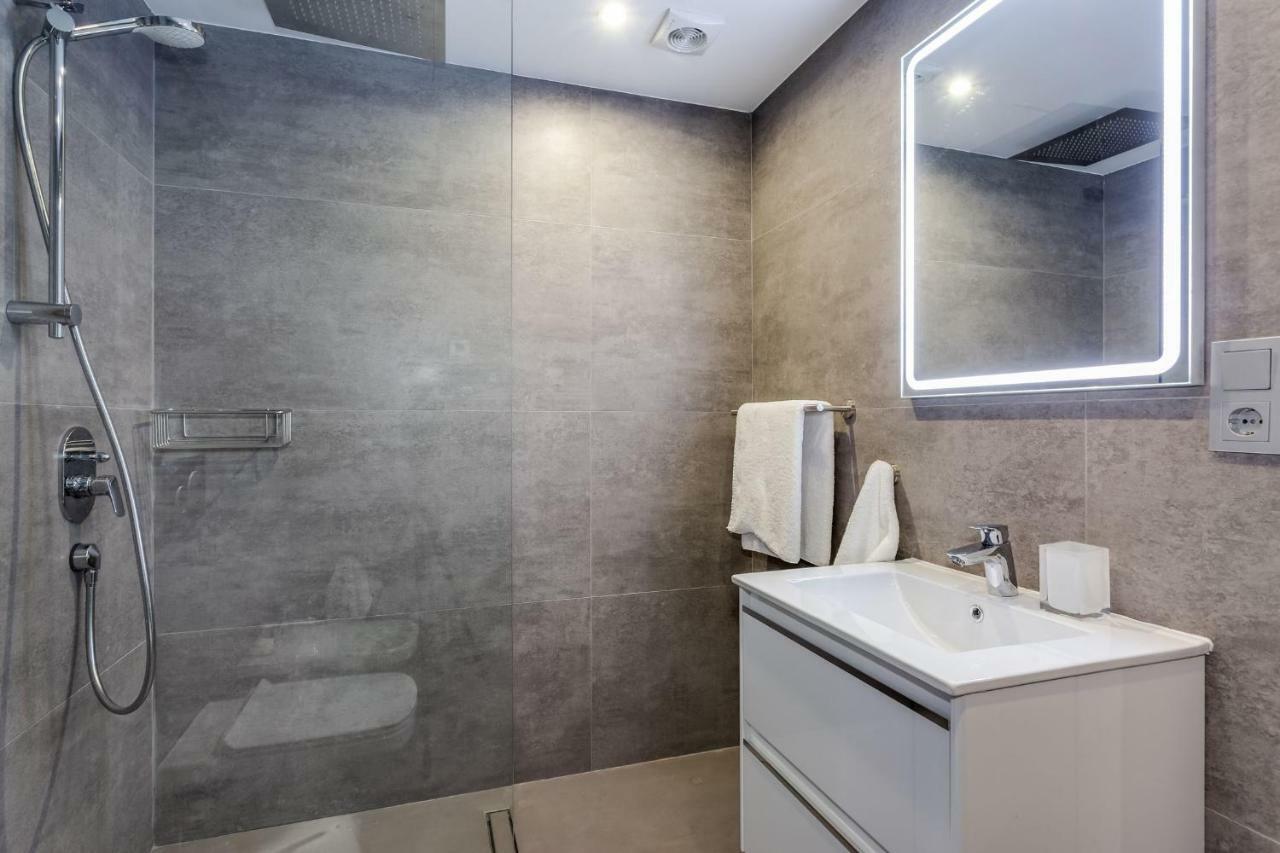 By Riva - Luxurious, Exclusive 2 Bedroom Apt Inside Puerto Banus Marbellac Extérieur photo