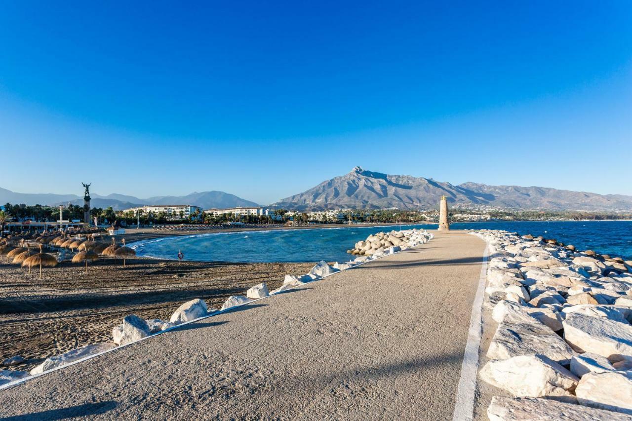 By Riva - Luxurious, Exclusive 2 Bedroom Apt Inside Puerto Banus Marbellac Extérieur photo