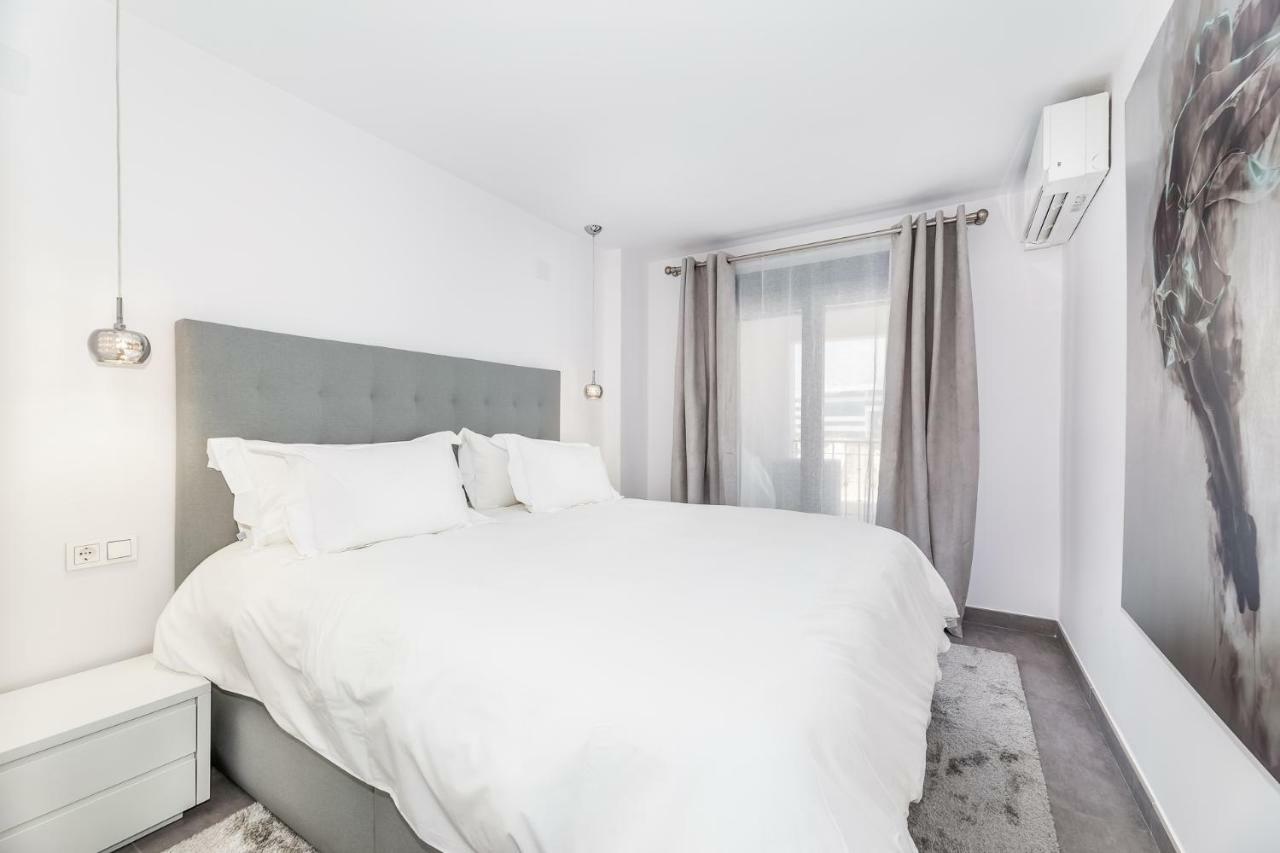 By Riva - Luxurious, Exclusive 2 Bedroom Apt Inside Puerto Banus Marbellac Extérieur photo