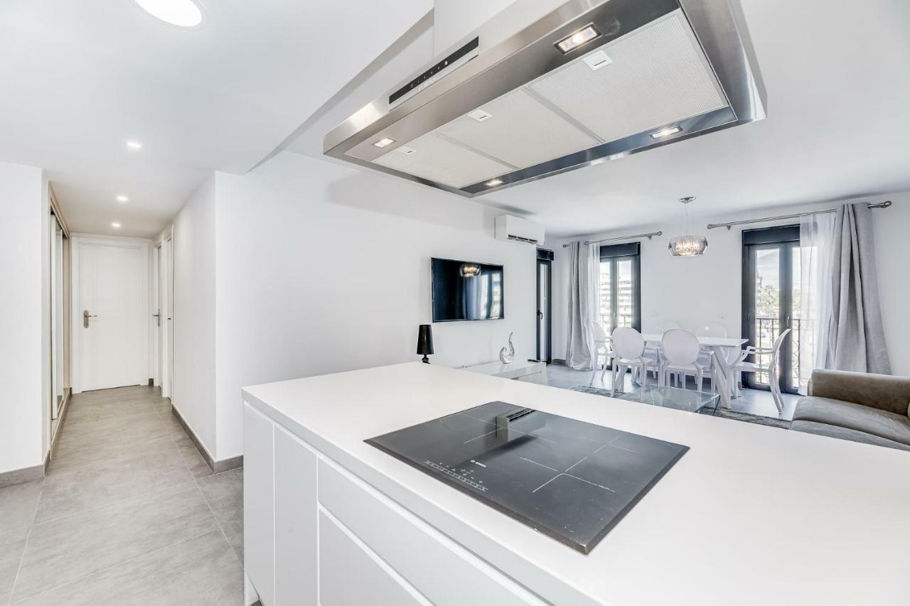 By Riva - Luxurious, Exclusive 2 Bedroom Apt Inside Puerto Banus Marbellac Extérieur photo