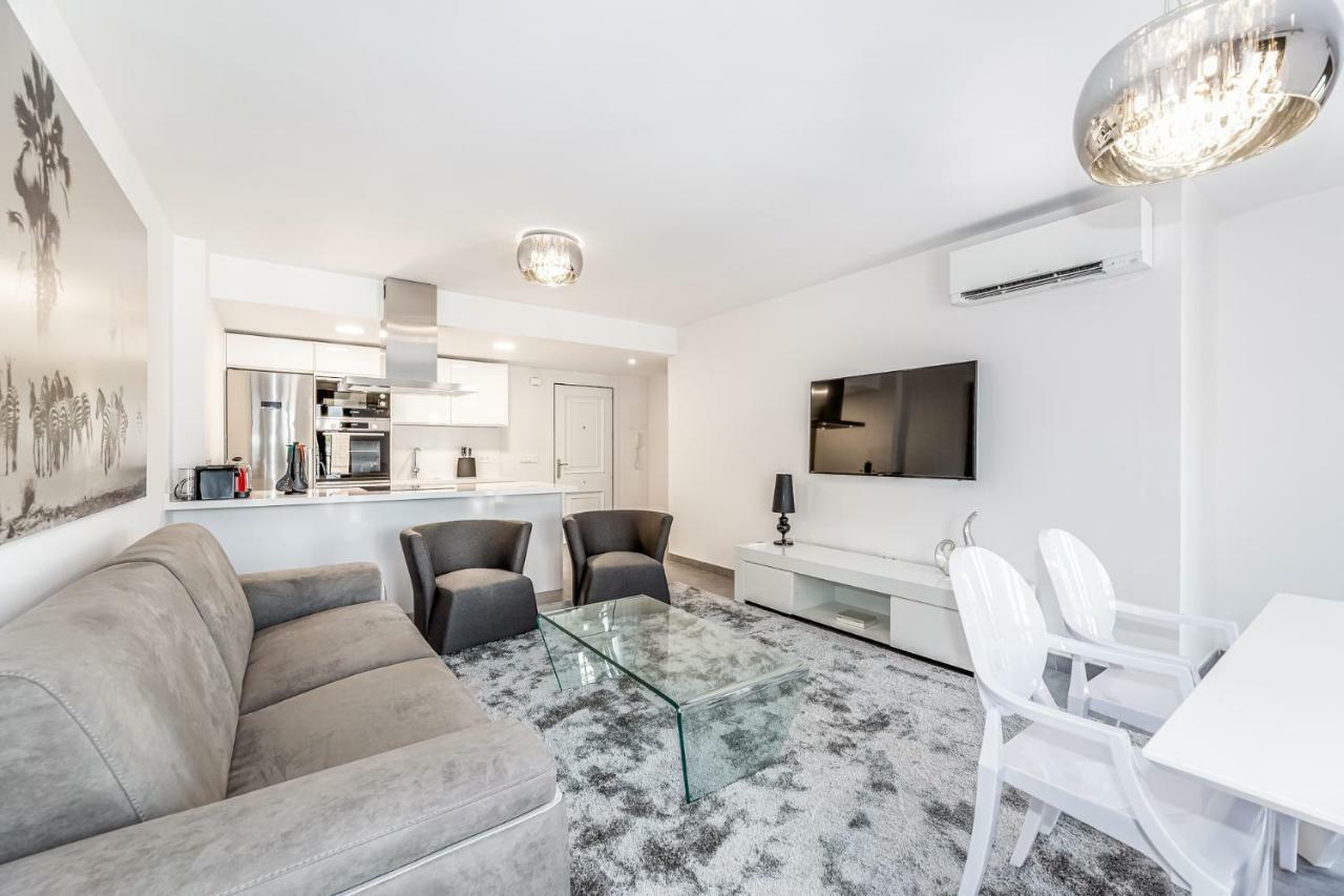 By Riva - Luxurious, Exclusive 2 Bedroom Apt Inside Puerto Banus Marbellac Extérieur photo